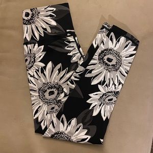 Aerie Sunflower Cropped Leggings